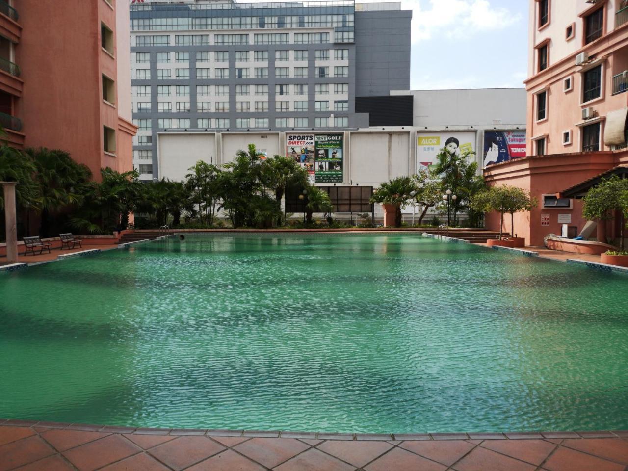 Marina Court Luxury Penthouse Aparthotel Kota Kinabalu Bagian luar foto