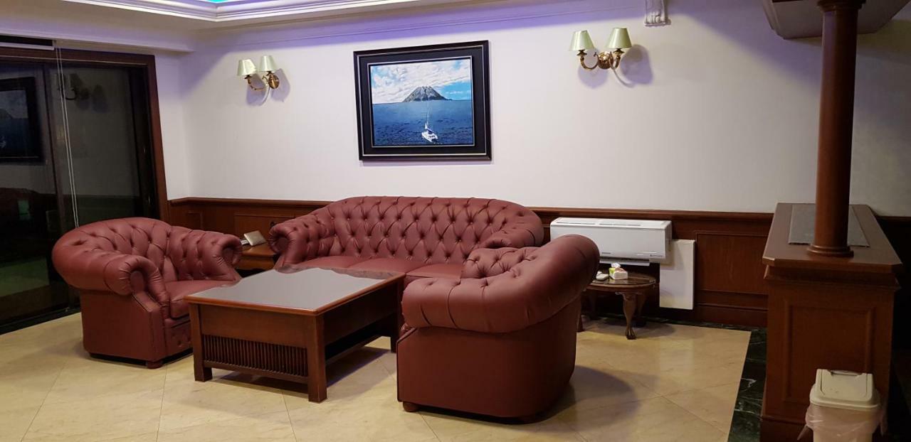 Marina Court Luxury Penthouse Aparthotel Kota Kinabalu Bagian luar foto